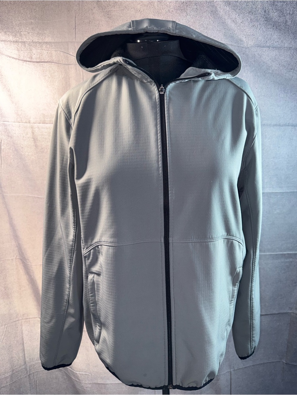 1458-Old Navy Hooded Windbreaker Jacket in Light Gray